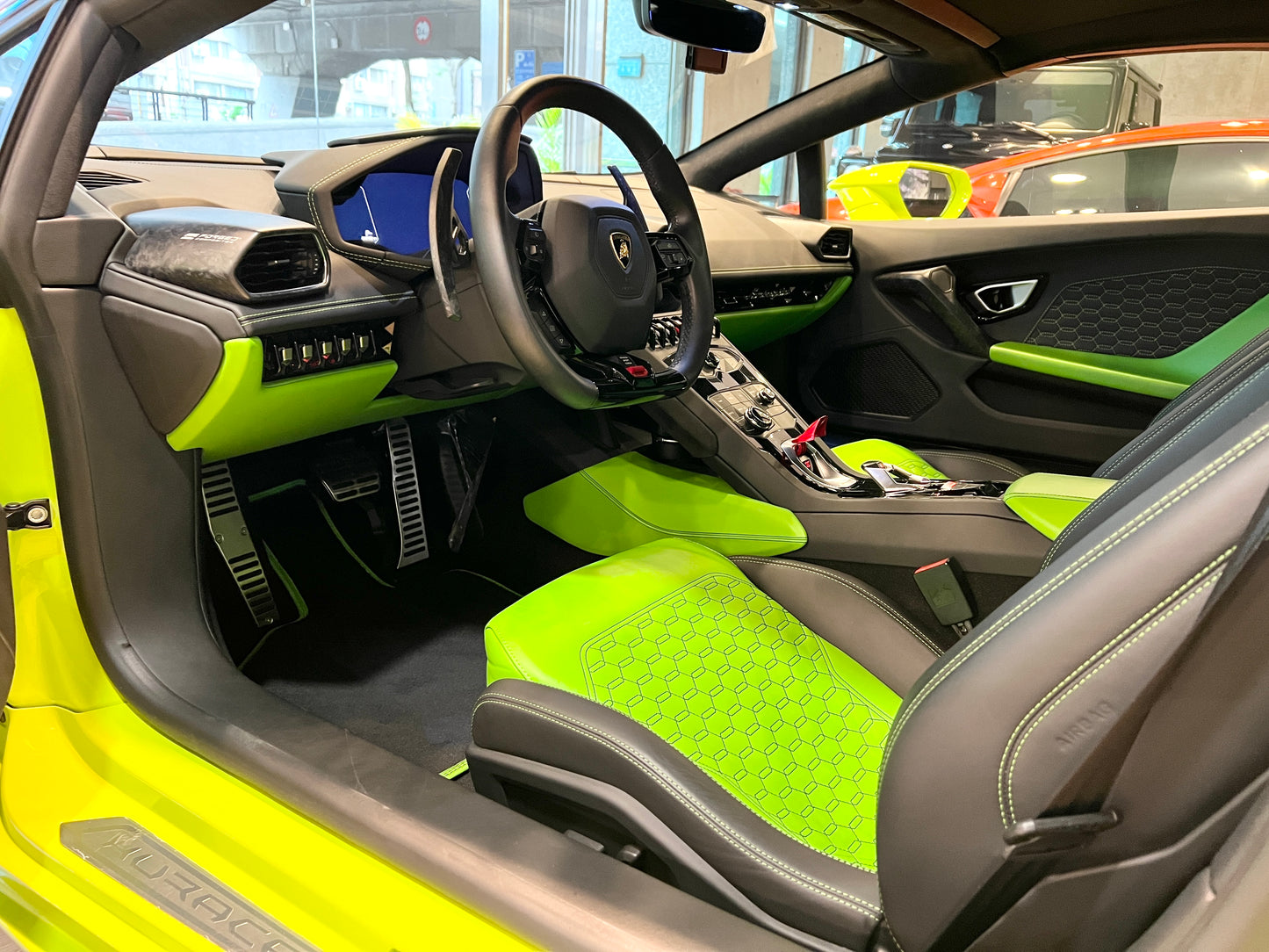 已售出-2018 Lamborghini Huracan Spyder一手車 總代理