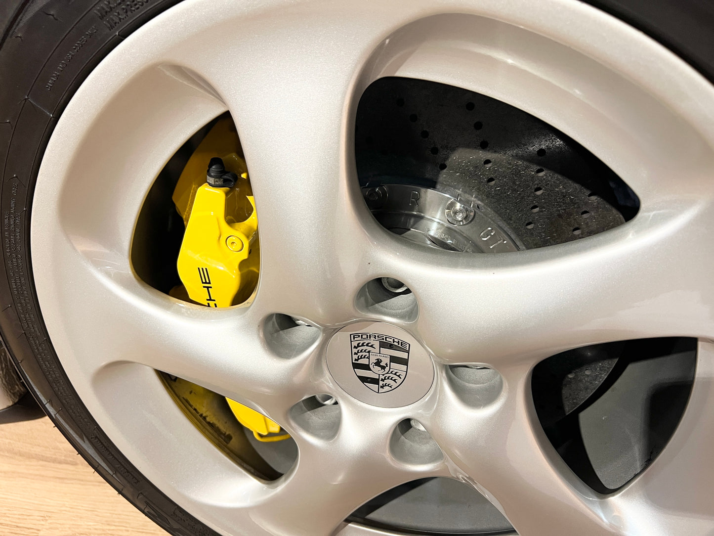 2001 Porsche 996 GT2 總代理
