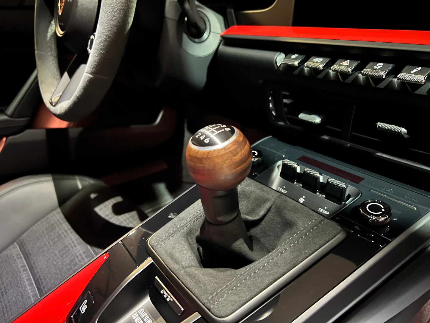 2025 Porsche 992.2 911 Carrera T 6MT 總代理 | 台北超跑專賣 | TopAuto豐群汽車