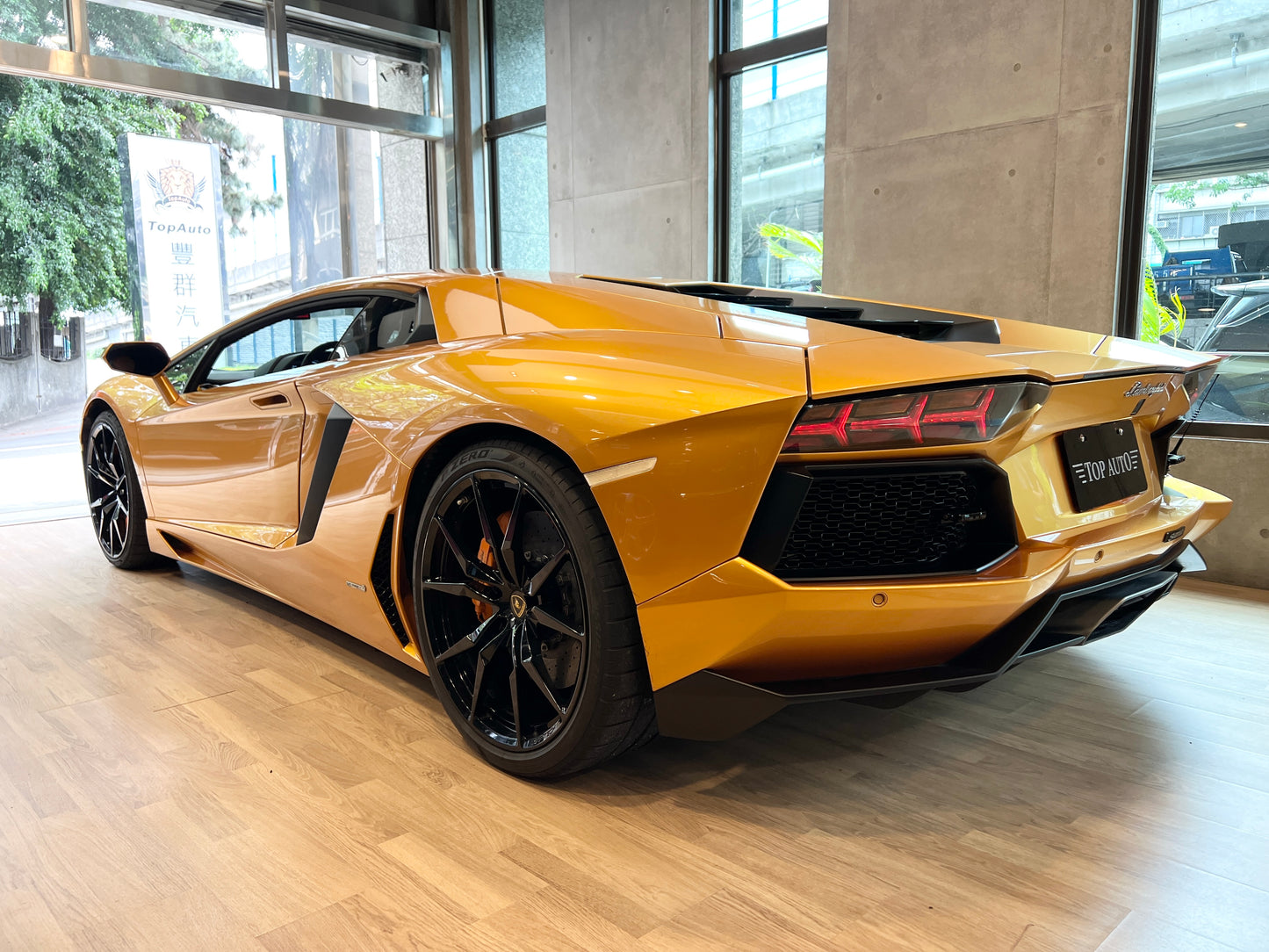 MY2017 Lamborghini Aventador LP700-4 總代理一手車