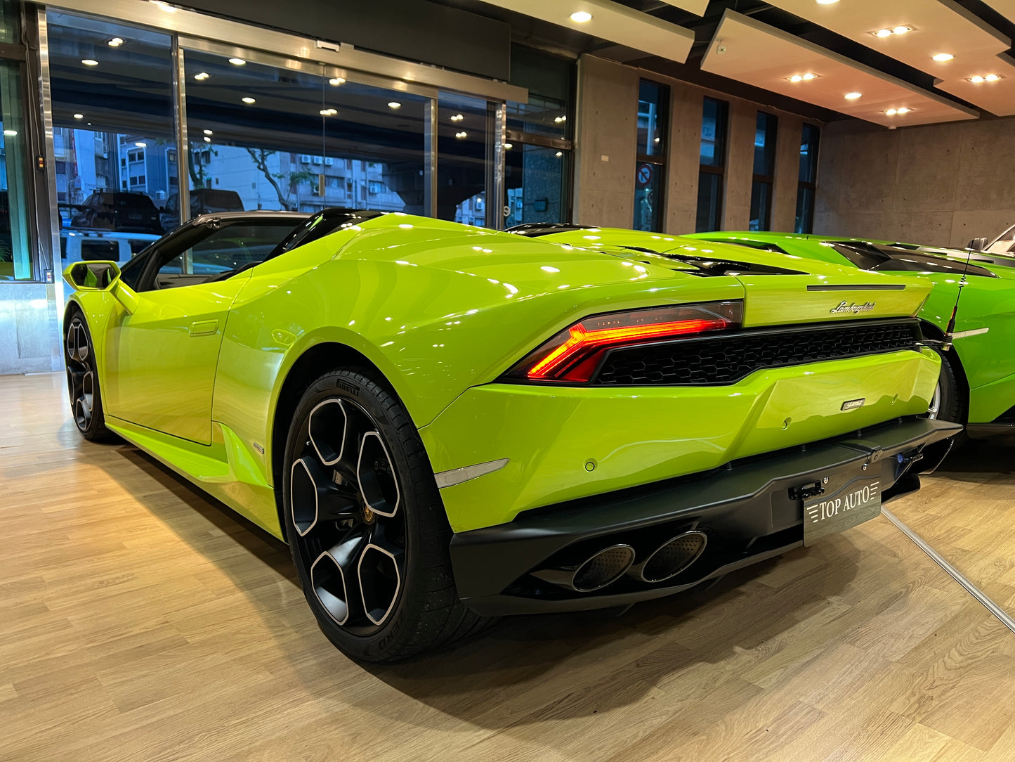 已售出-2018 Lamborghini Huracan Spyder一手車 總代理