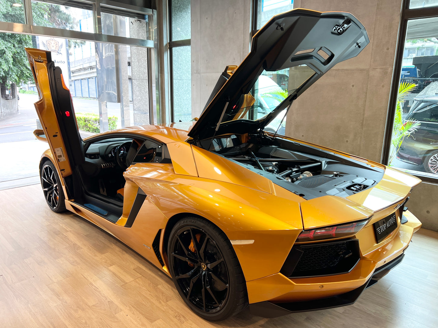 MY2017 Lamborghini Aventador LP700-4 總代理一手車