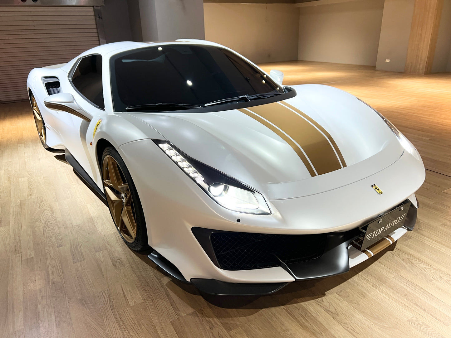 已售出-2020 Ferrari 488 Pista Spider Tailor Made 總代理