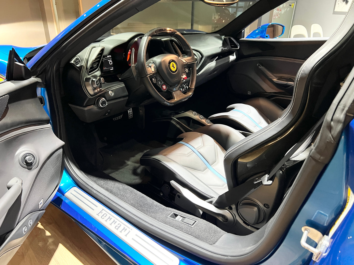 **2017 Ferrari 488 Spider 總代理