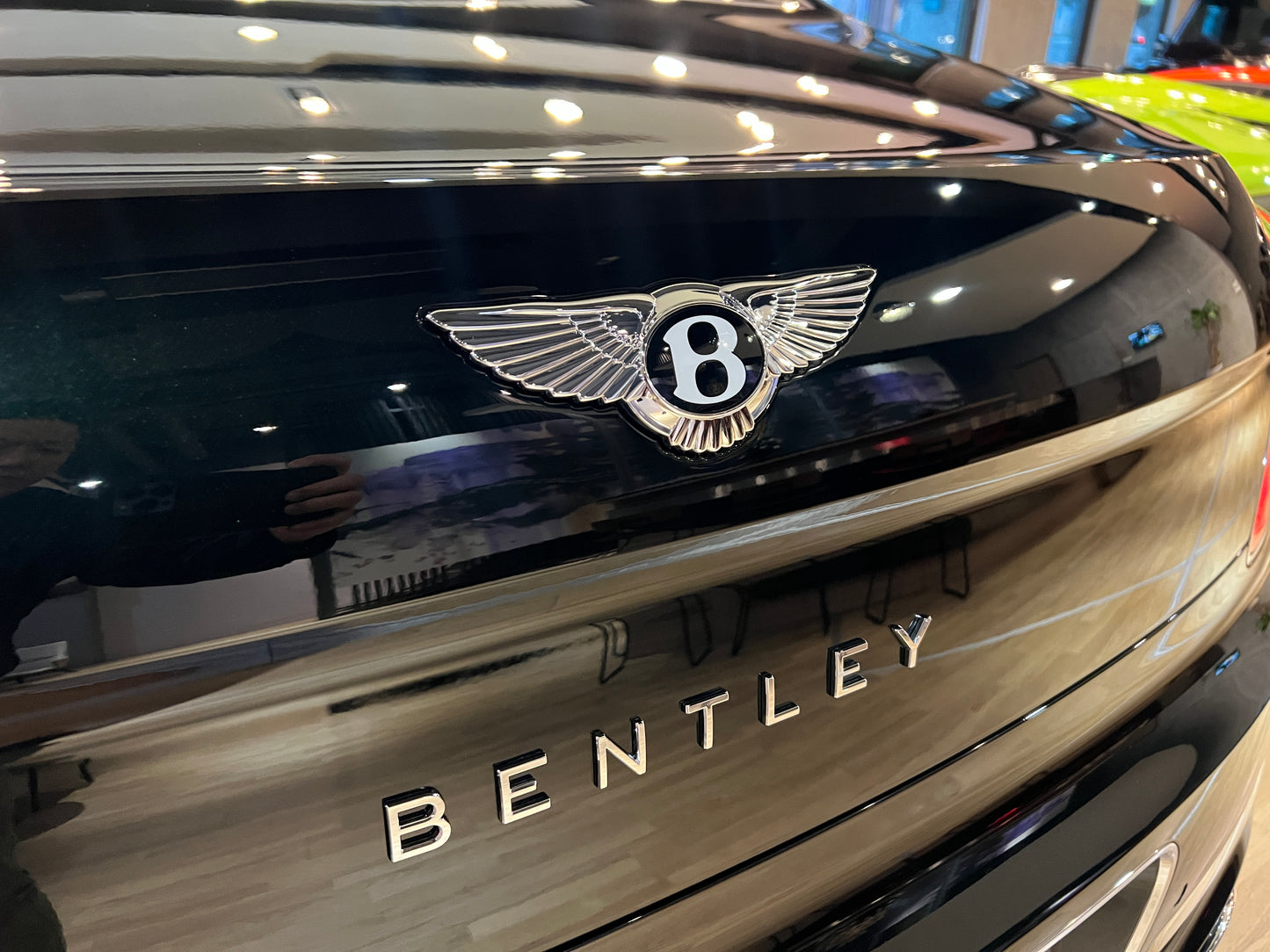 已售出-2024 Bentley FlyingSpur V8 總代理