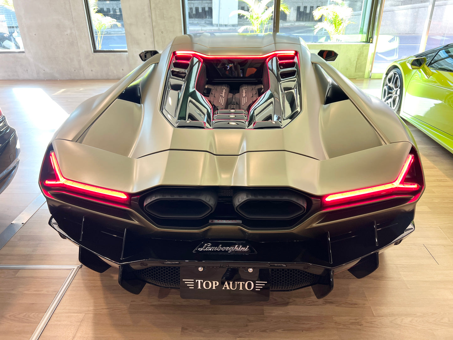已售出-Lamborghini Revuelto 總代理