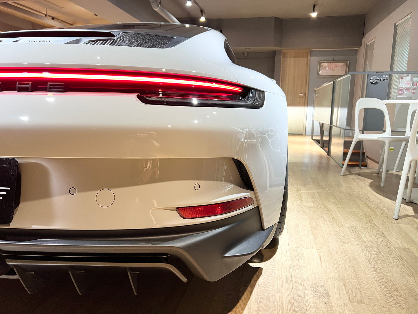 已售出-2024 Porsche 992 GT3 Touring 總代理