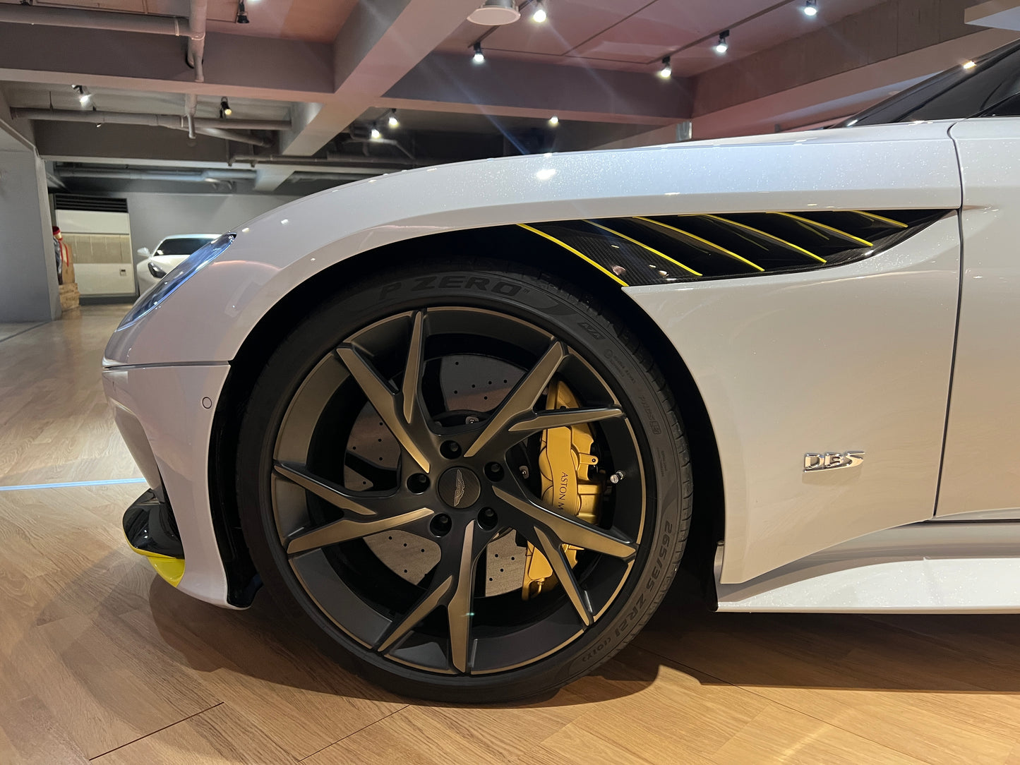 已售出-2019 AstonMartin DBS Superleggera 總代理