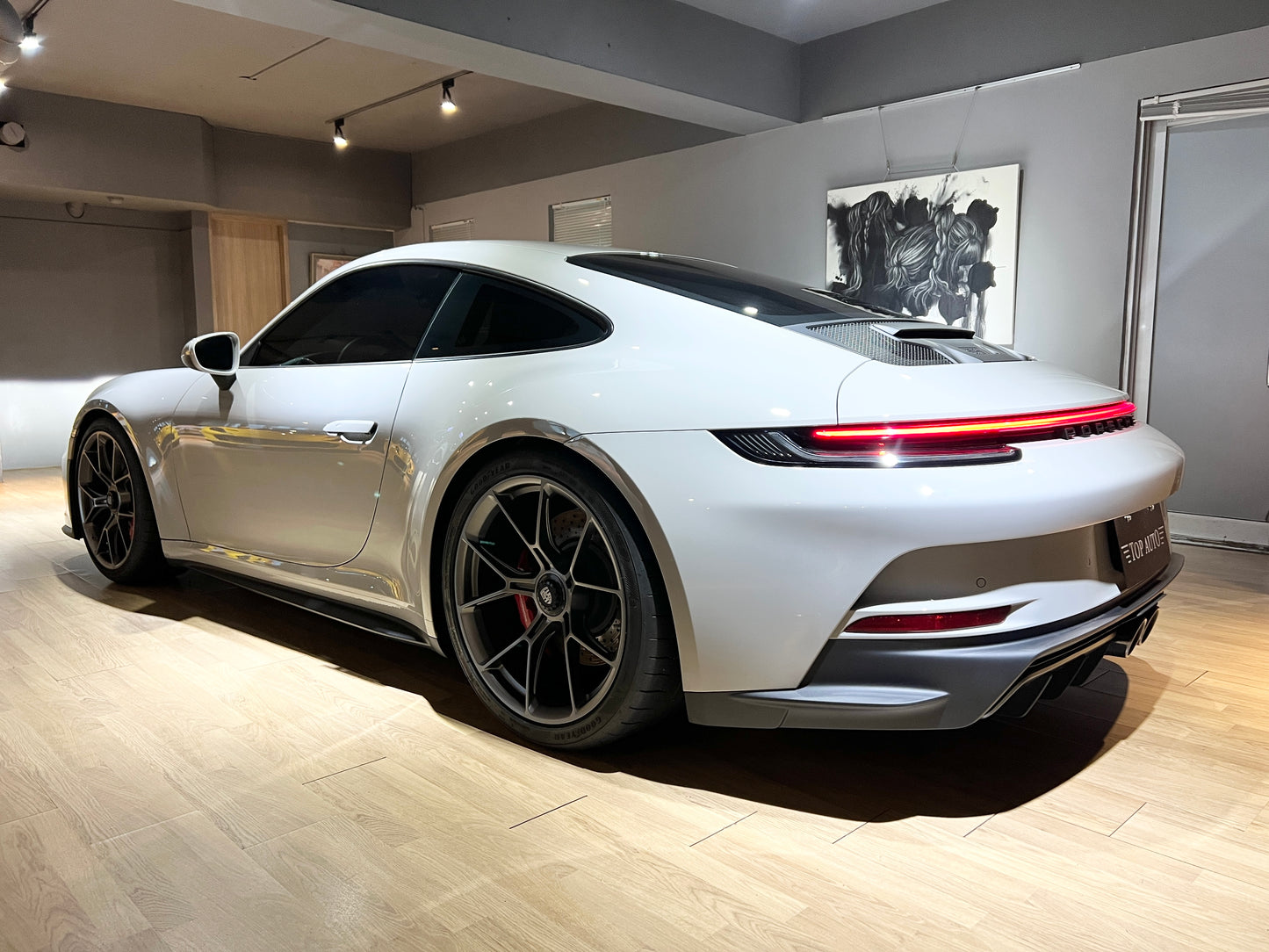 已售出-2024 Porsche 992 GT3 Touring 總代理