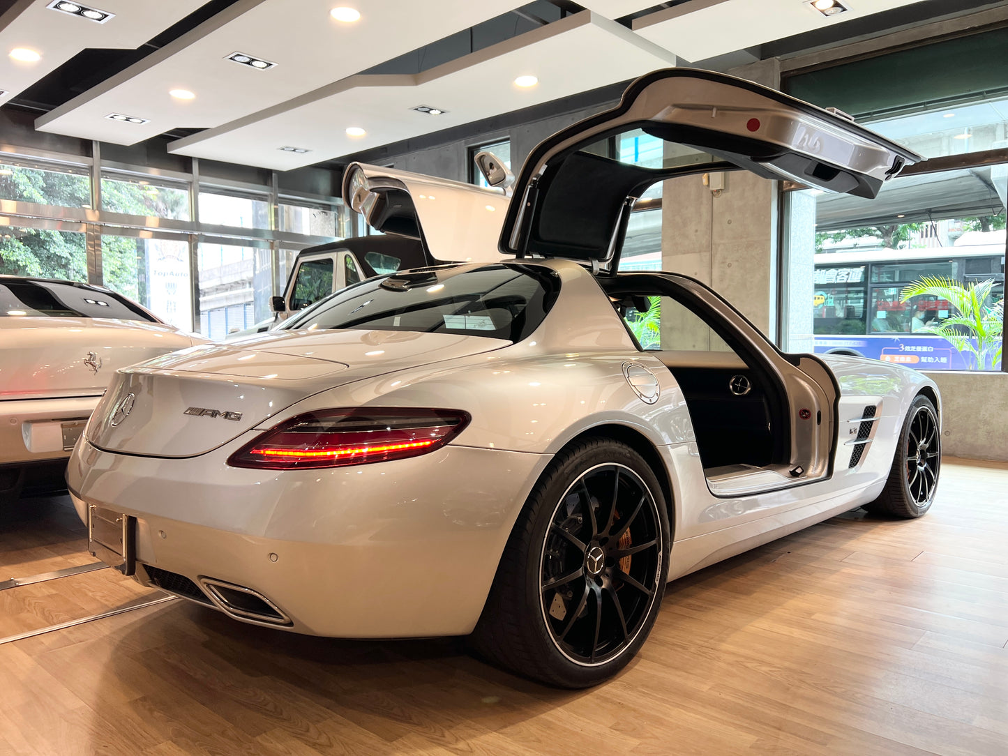 **2013 Mercedes-AMG SLS Coupe 總代理|台北超跑專賣|TopAuto 豐群汽車