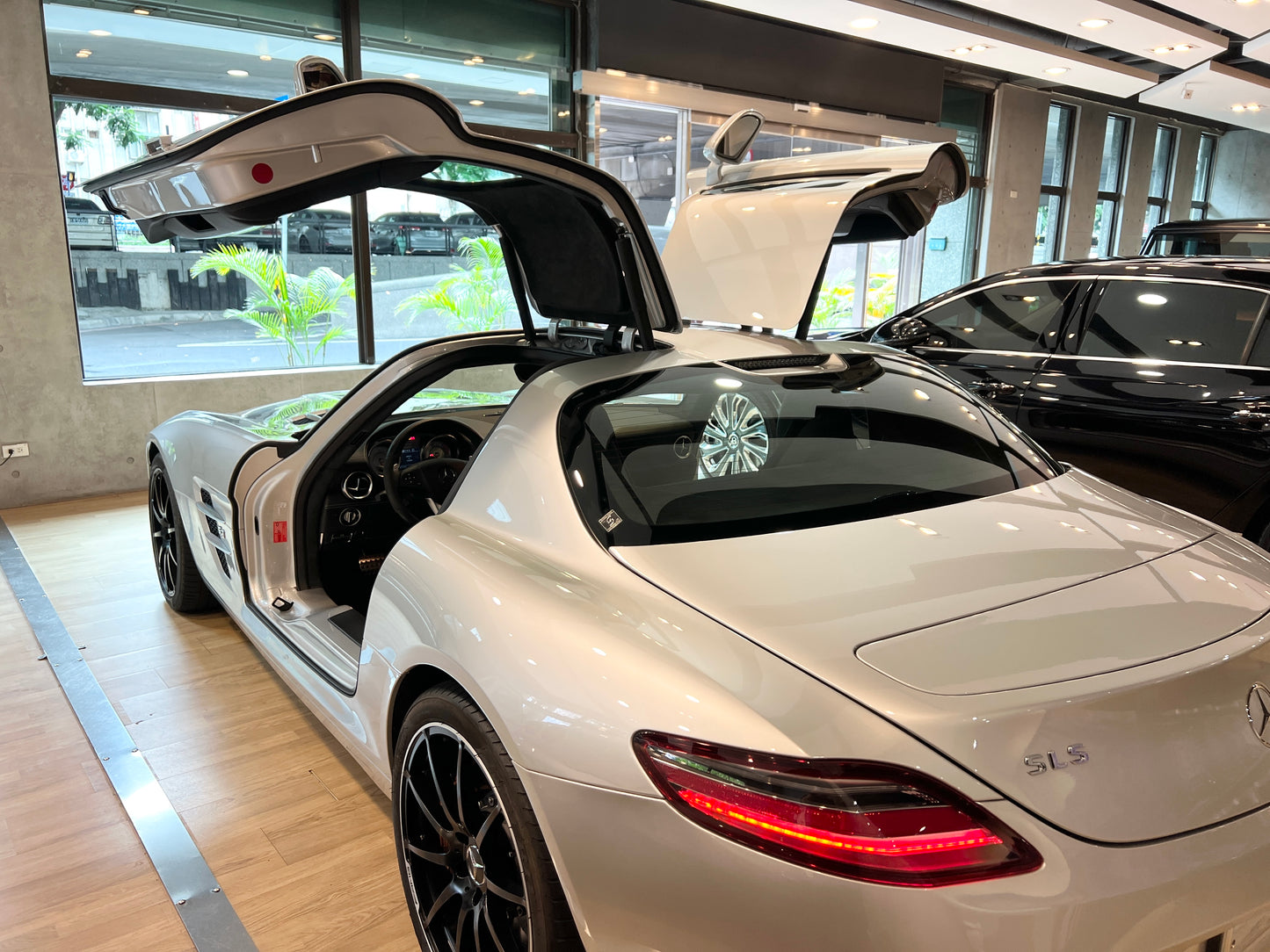 **2013 Mercedes-AMG SLS Coupe 總代理|台北超跑專賣|TopAuto 豐群汽車
