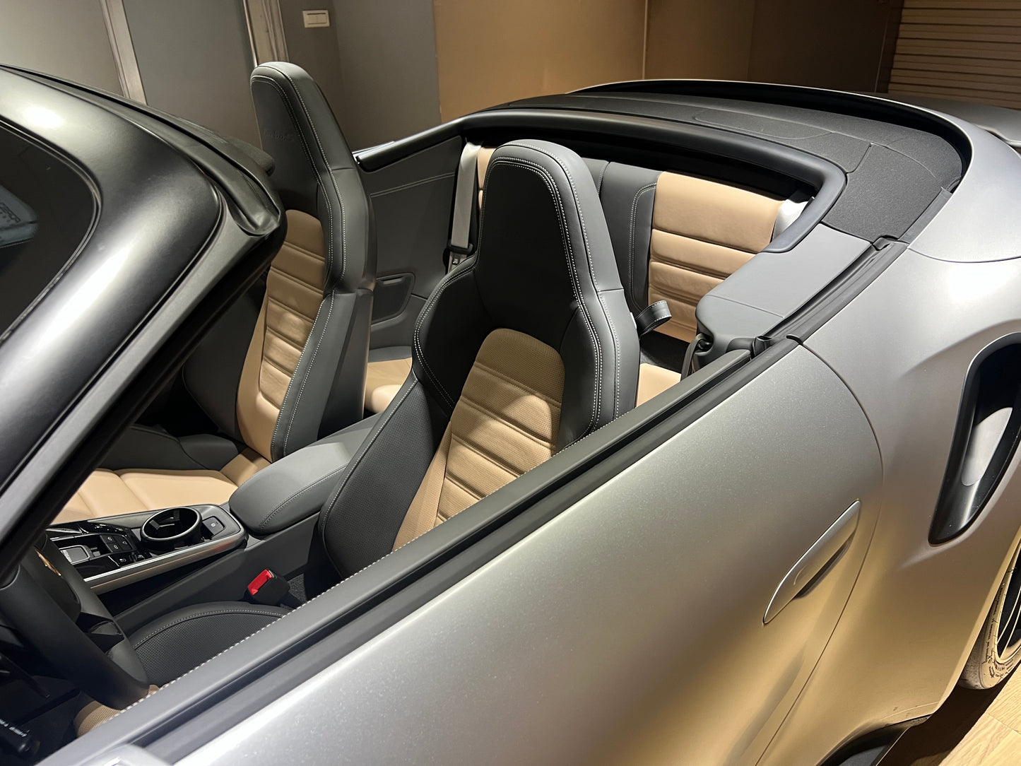 已售出2021 Porsche 992 Turbo S Cabriolet