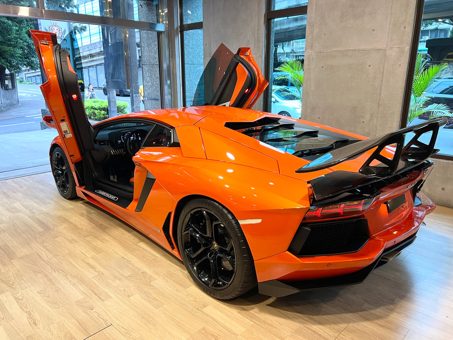 2012 Lamborghini Aventador 總代理
