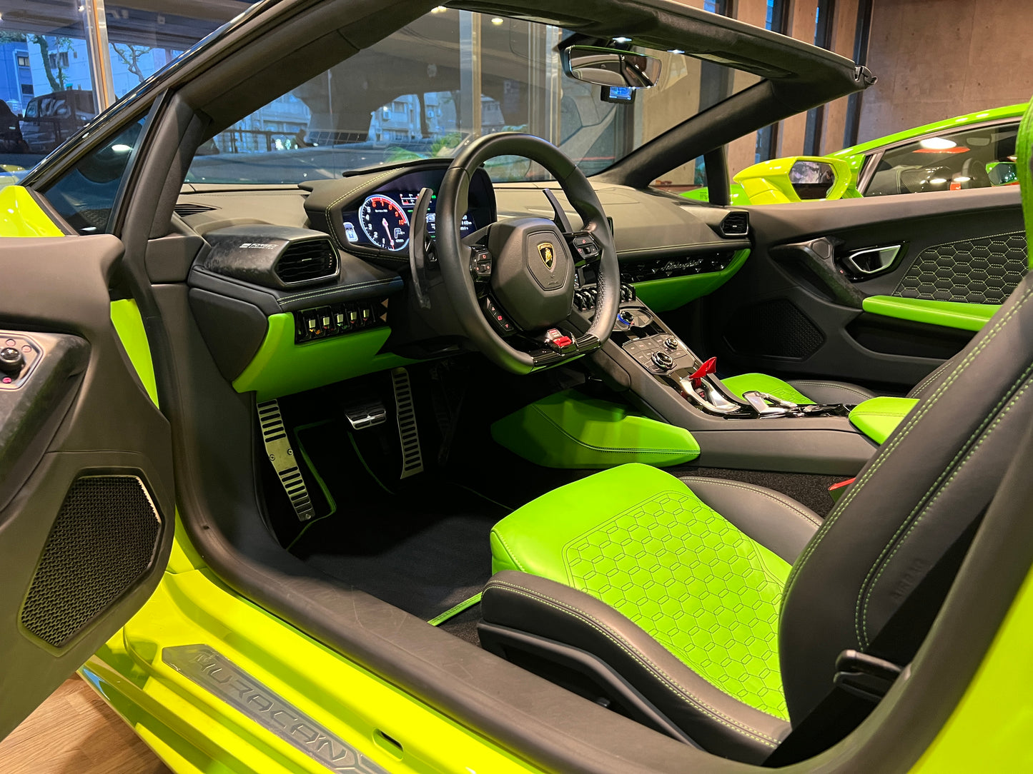 已售出-2018 Lamborghini Huracan Spyder一手車 總代理