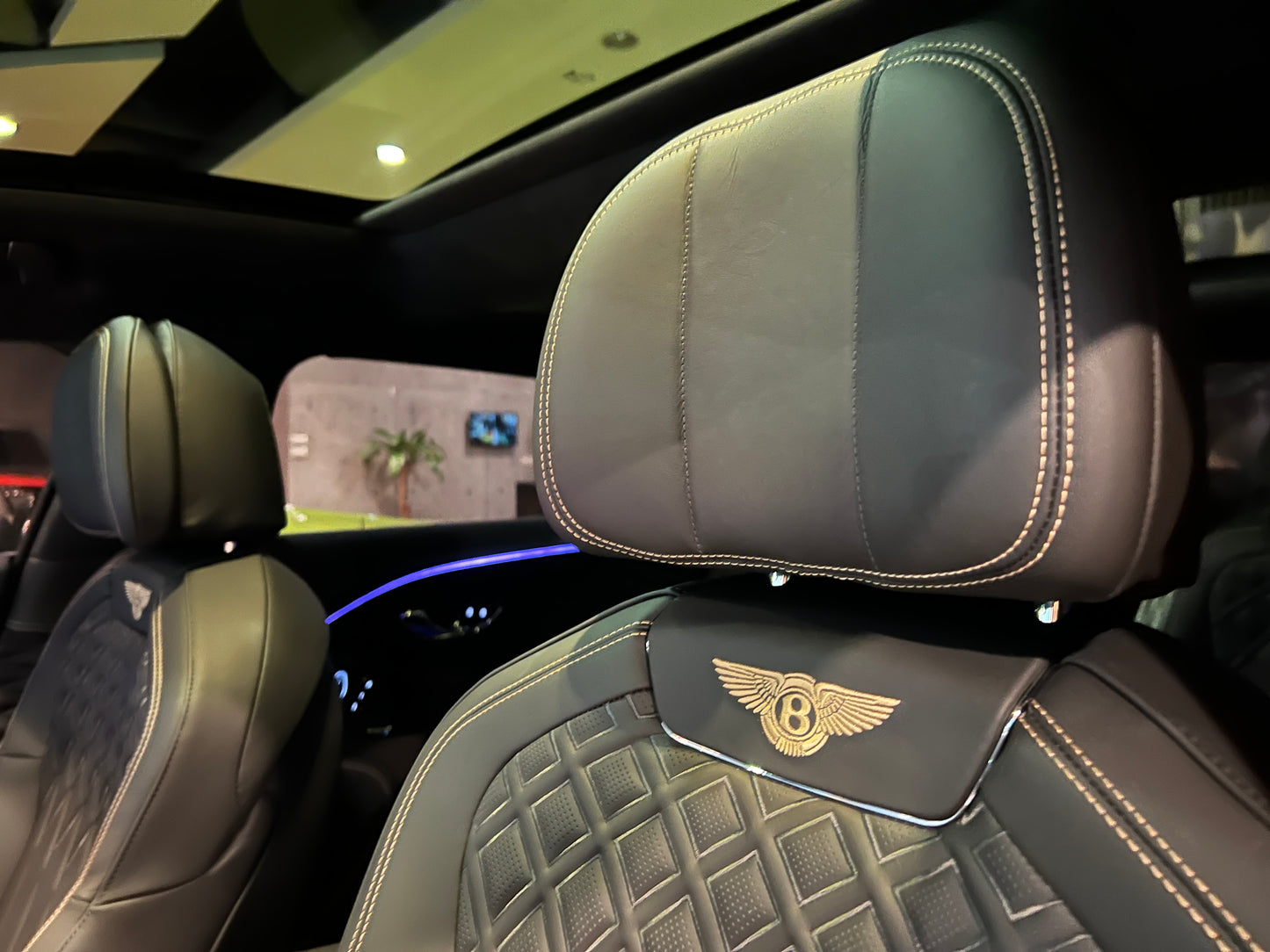 已售出-2024 Bentley FlyingSpur V8 總代理