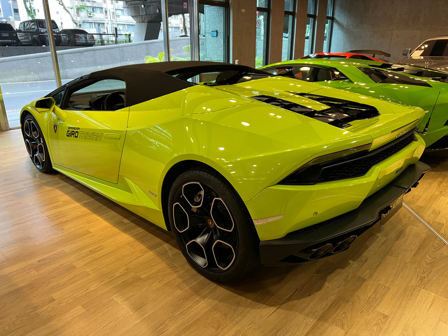 已售出-2018 Lamborghini Huracan Spyder一手車 總代理