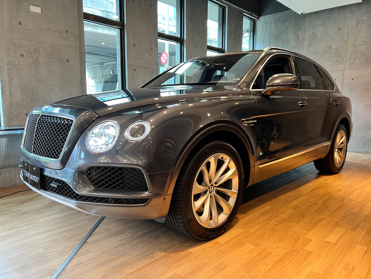 2017 Bentley Bentayga V8 Diesel 總代理