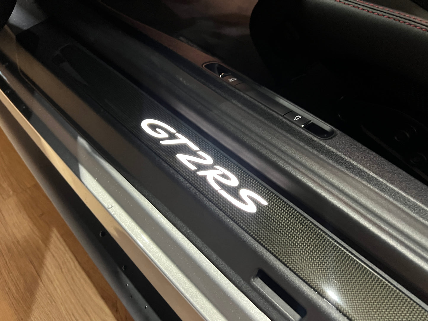 已售出-2018 Porsche 991 GT2RS 總代理