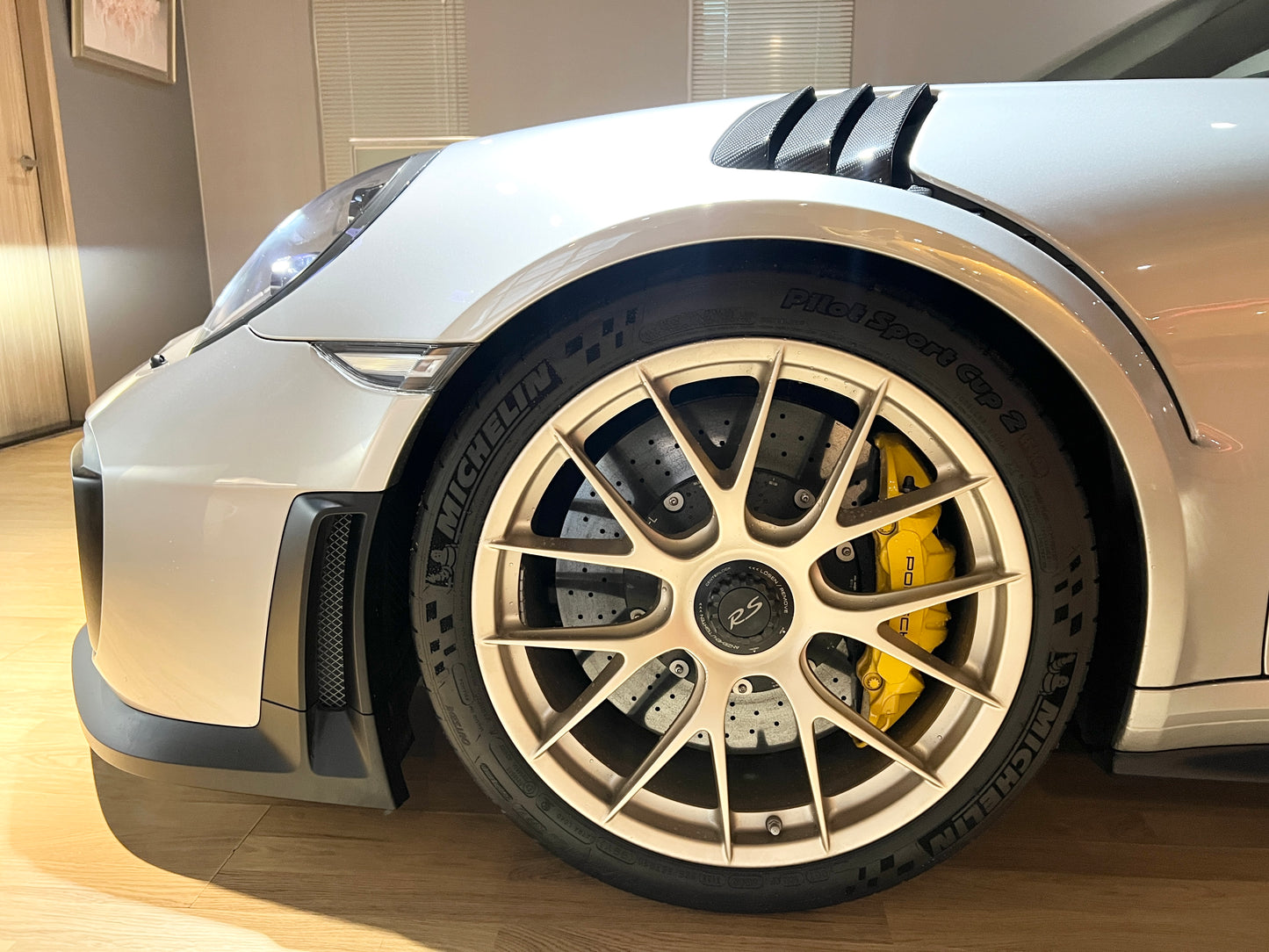 已售出-2018 Porsche 991 GT2RS 總代理
