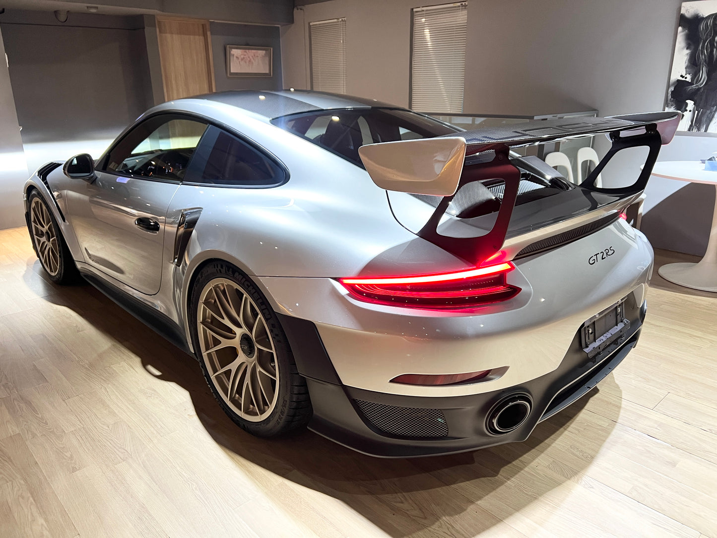 已售出-2018 Porsche 991 GT2RS 總代理