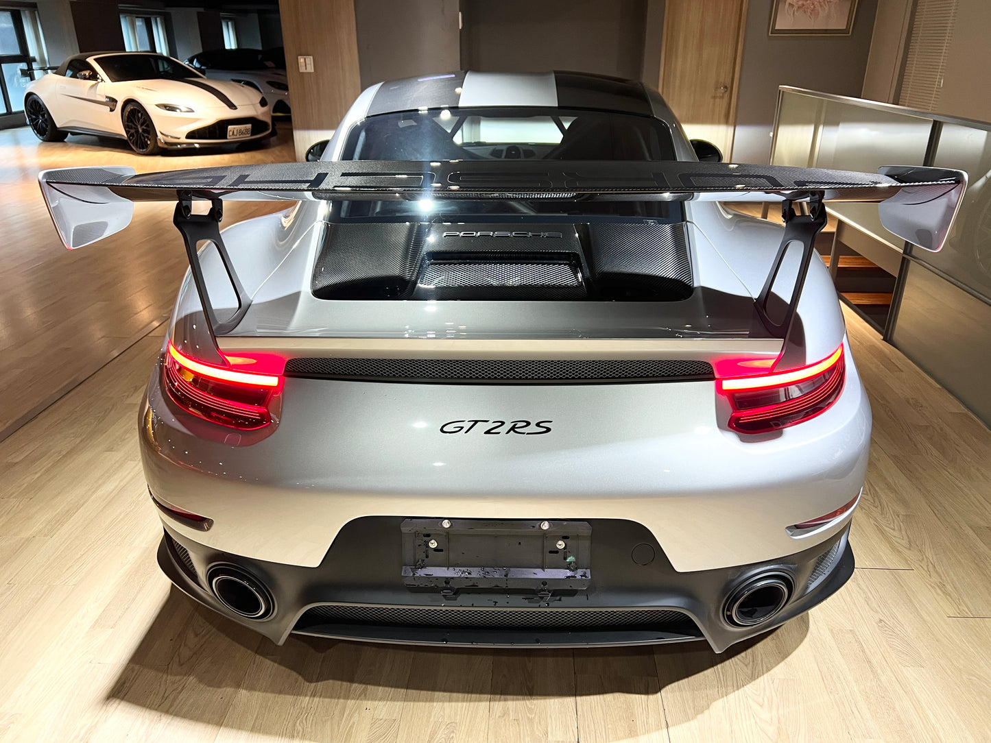 已售出-2018 Porsche 991 GT2RS 總代理