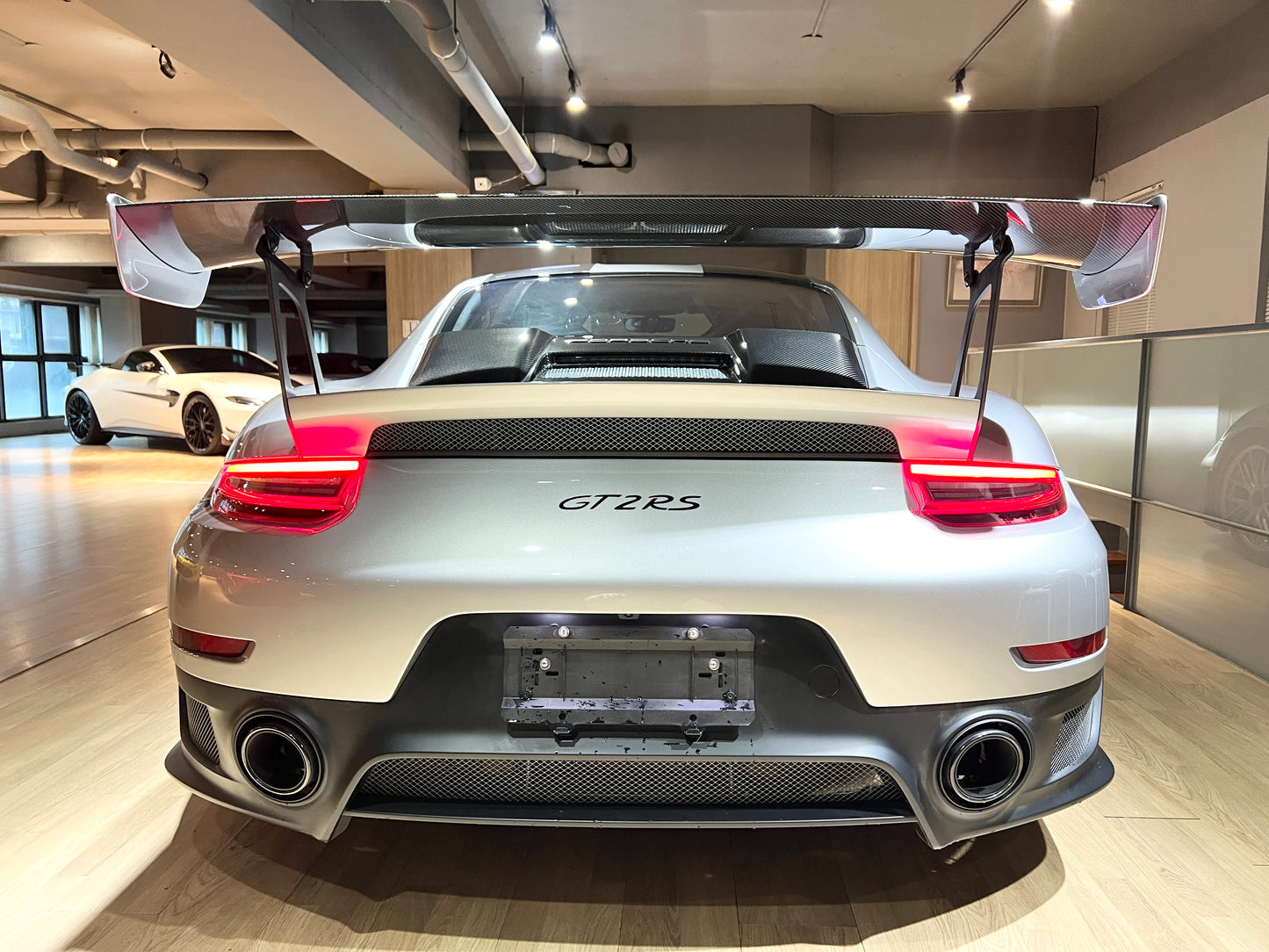 已售出-2018 Porsche 991 GT2RS 總代理