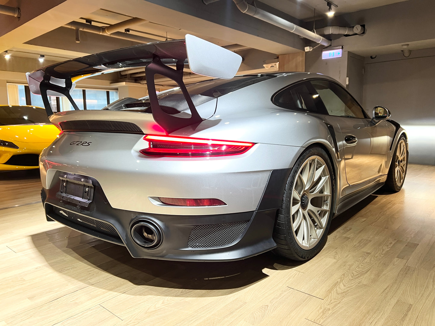 已售出-2018 Porsche 991 GT2RS 總代理