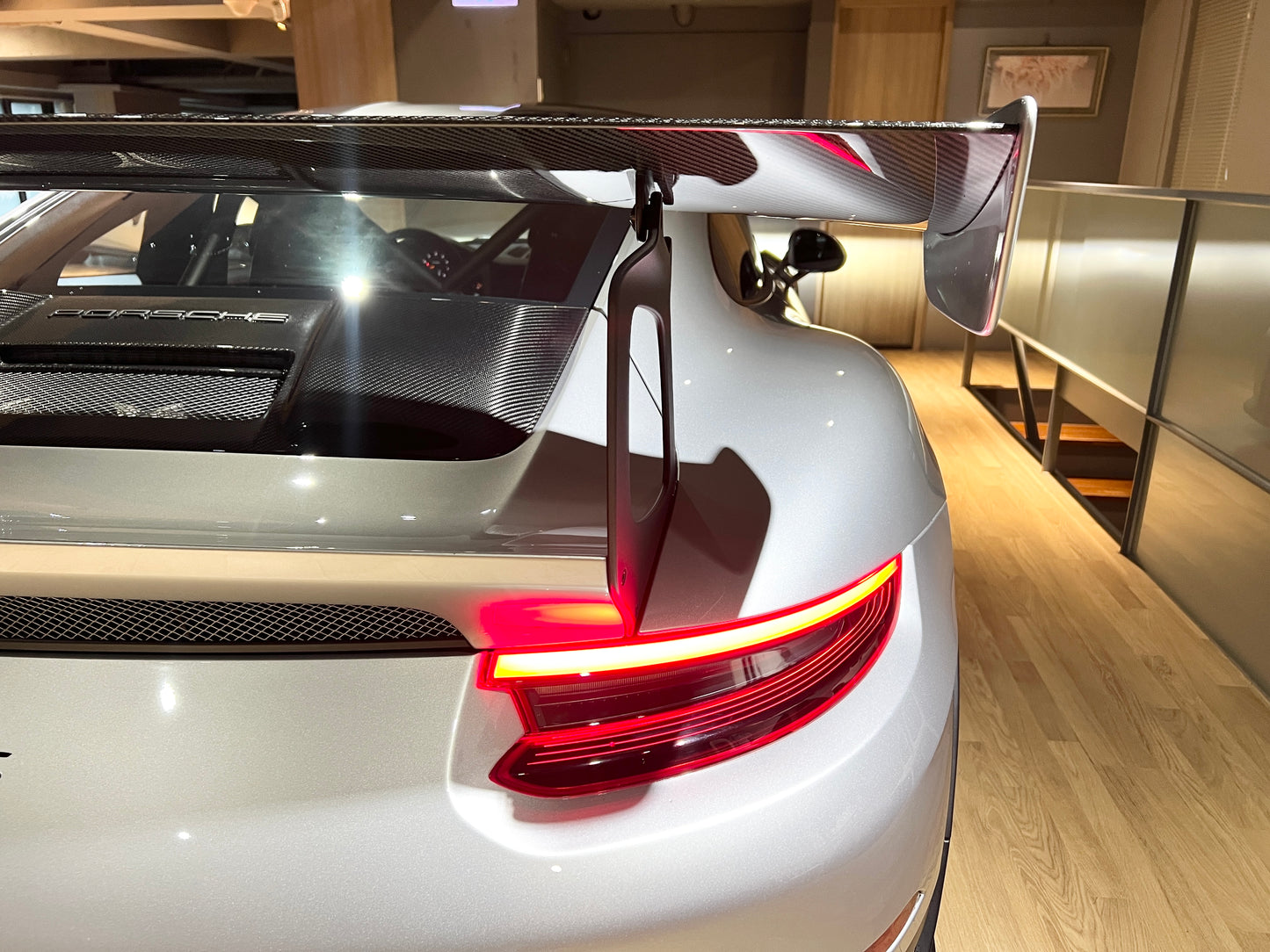已售出-2018 Porsche 991 GT2RS 總代理