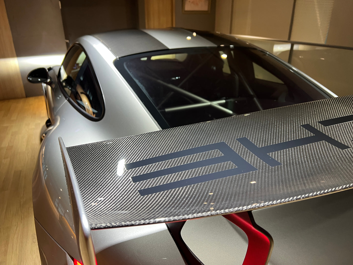 已售出-2018 Porsche 991 GT2RS 總代理