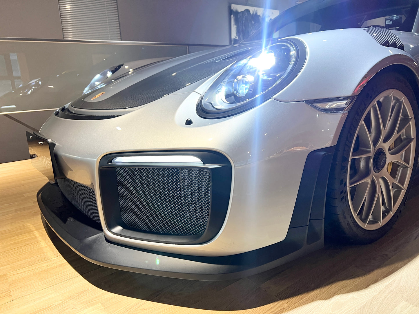 已售出-2018 Porsche 991 GT2RS 總代理