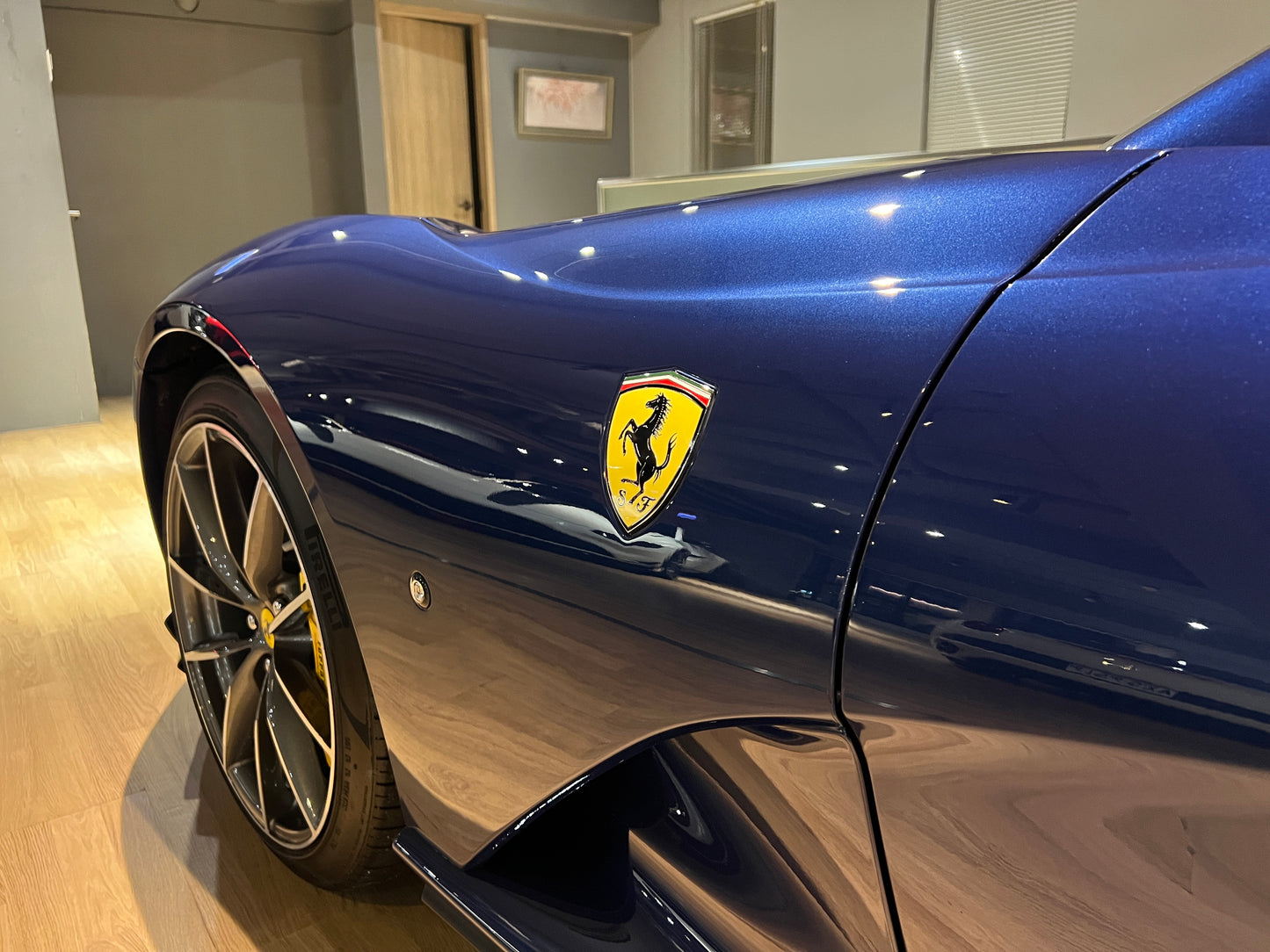 已售出-2021 Ferrari 812 GTS