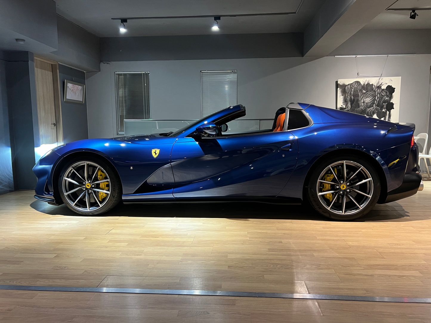 已售出-2021 Ferrari 812 GTS