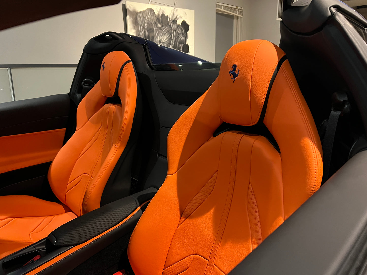 已售出-2021 Ferrari 812 GTS