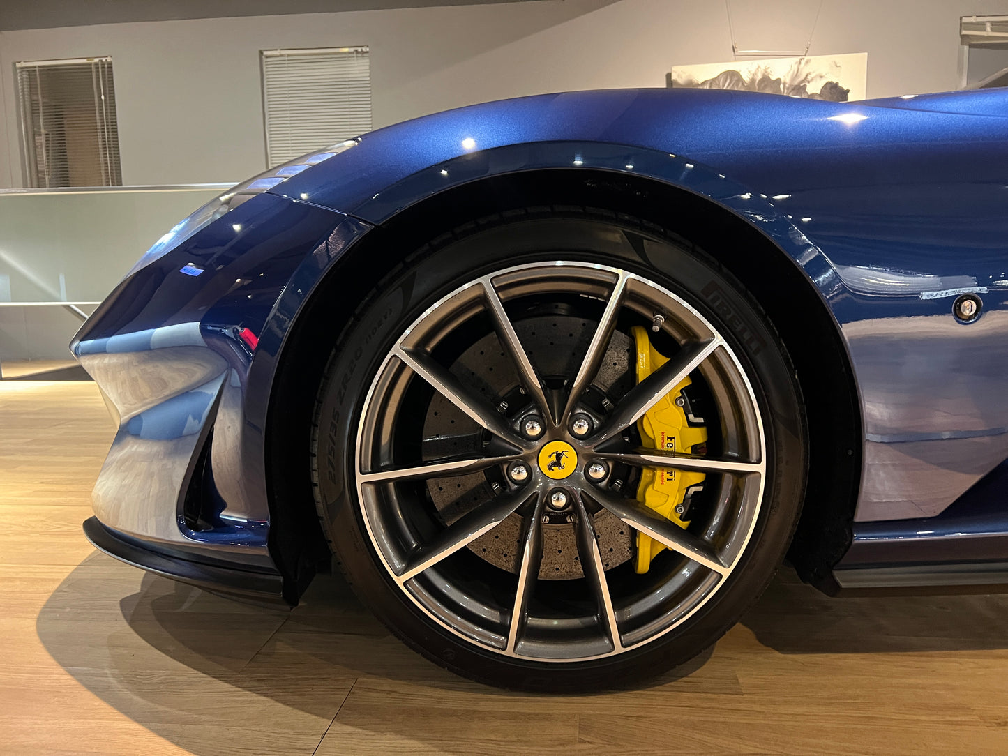 已售出-2021 Ferrari 812 GTS