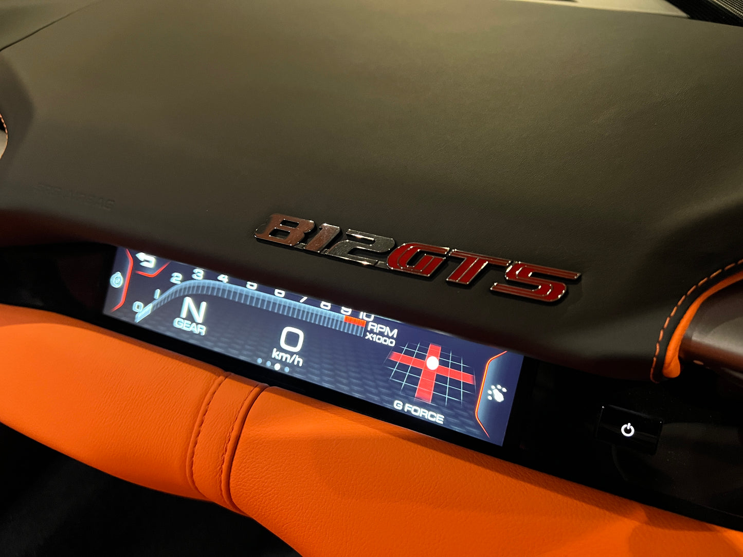 已售出-2021 Ferrari 812 GTS
