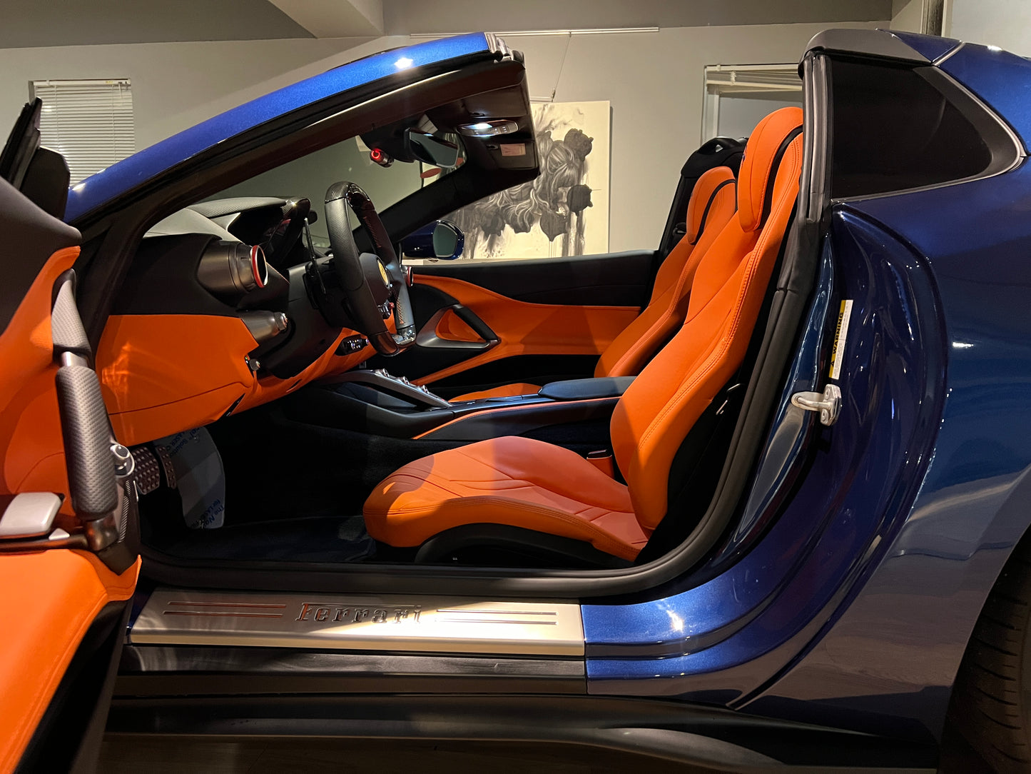 已售出-2021 Ferrari 812 GTS