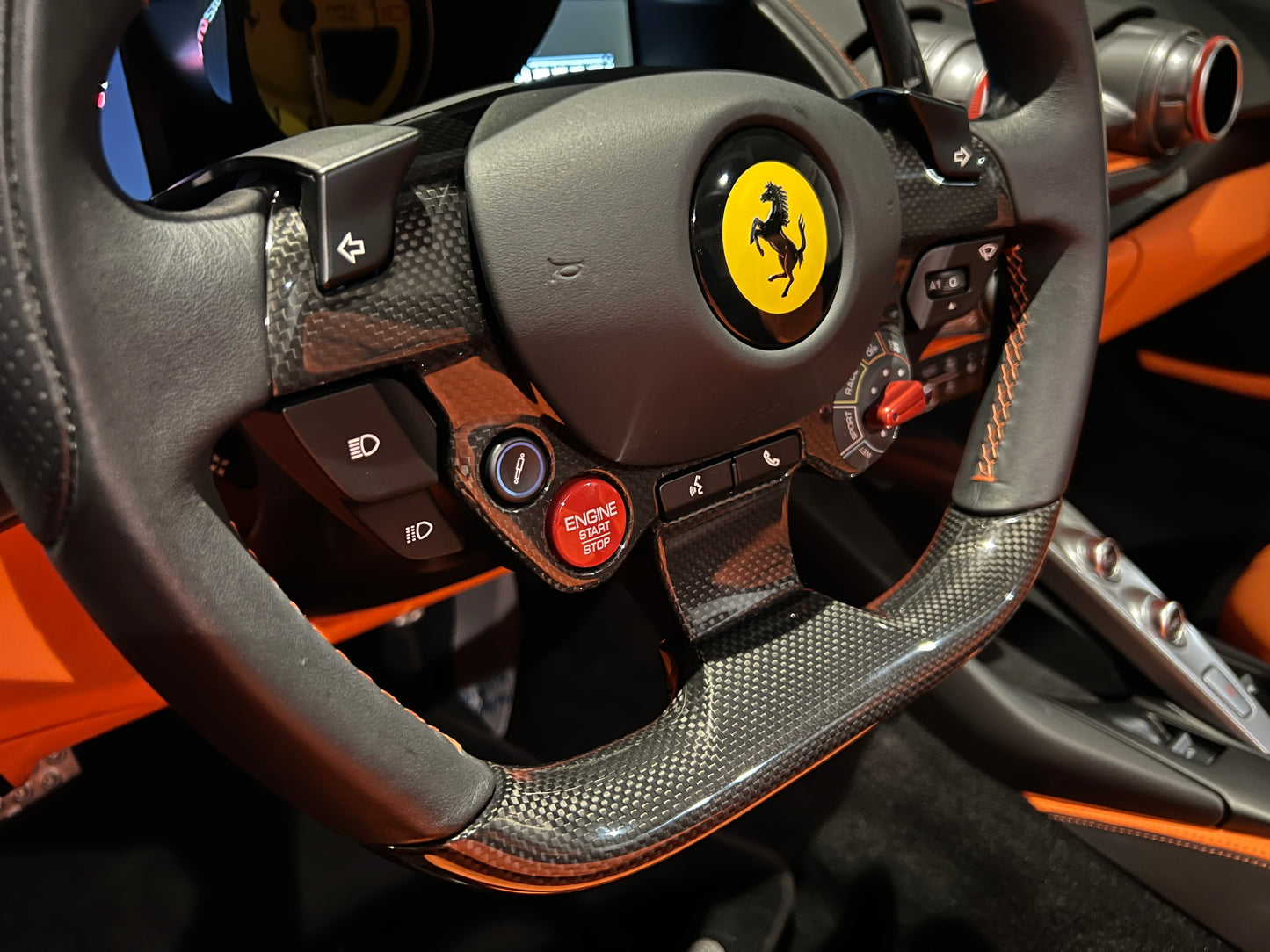 已售出-2021 Ferrari 812 GTS