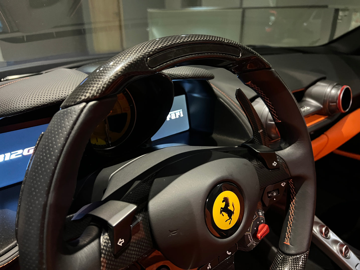 已售出-2021 Ferrari 812 GTS