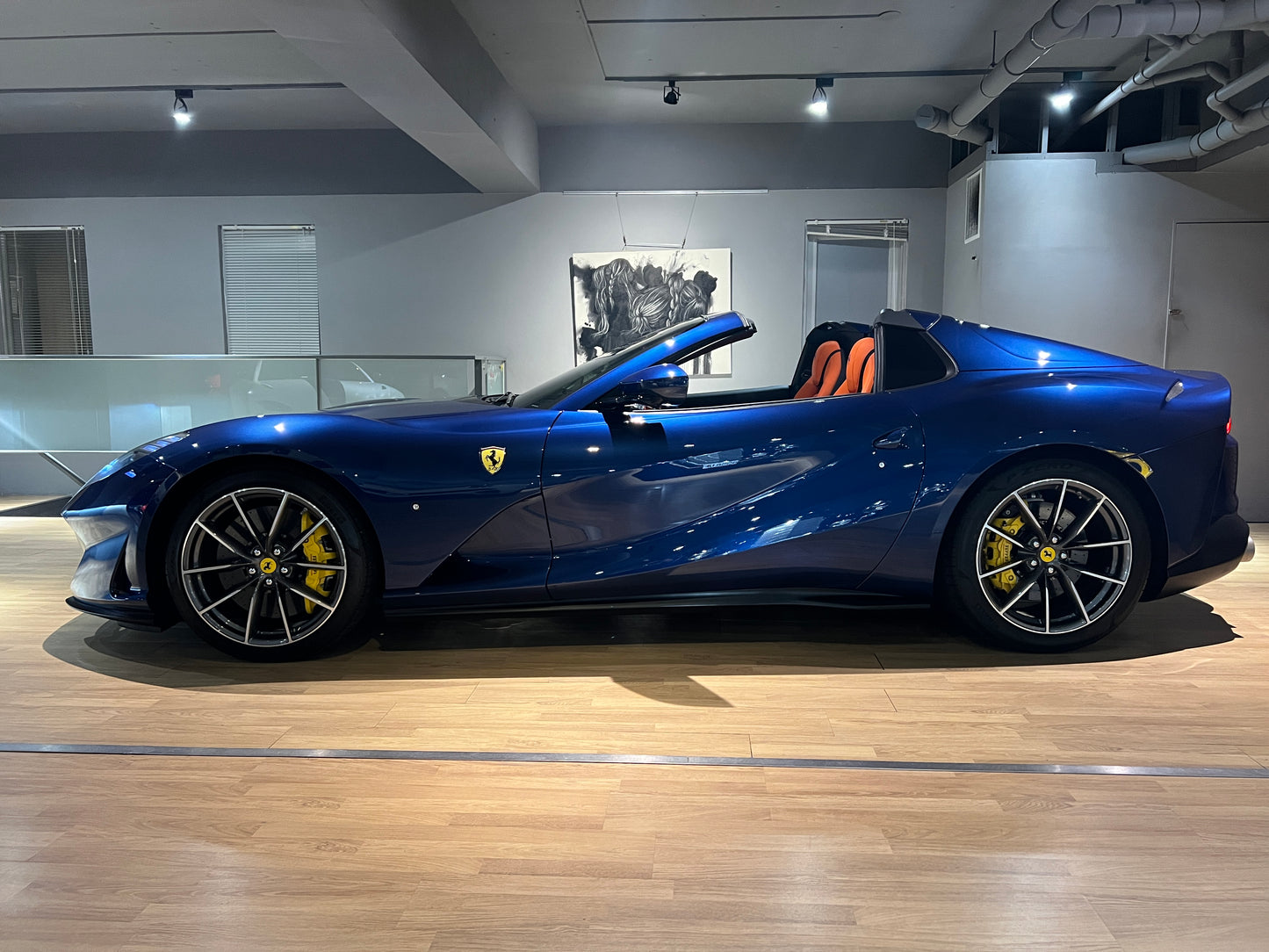 已售出-2021 Ferrari 812 GTS