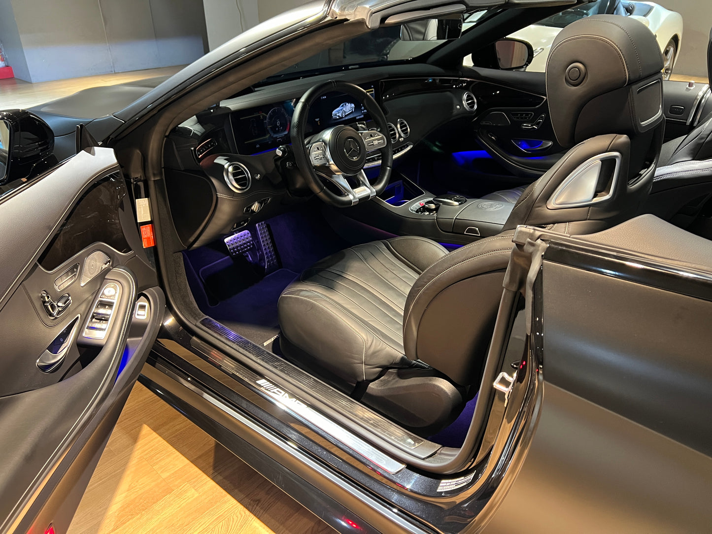 已售出2019 Mercedes-Benz S63 AMG Cabriolet