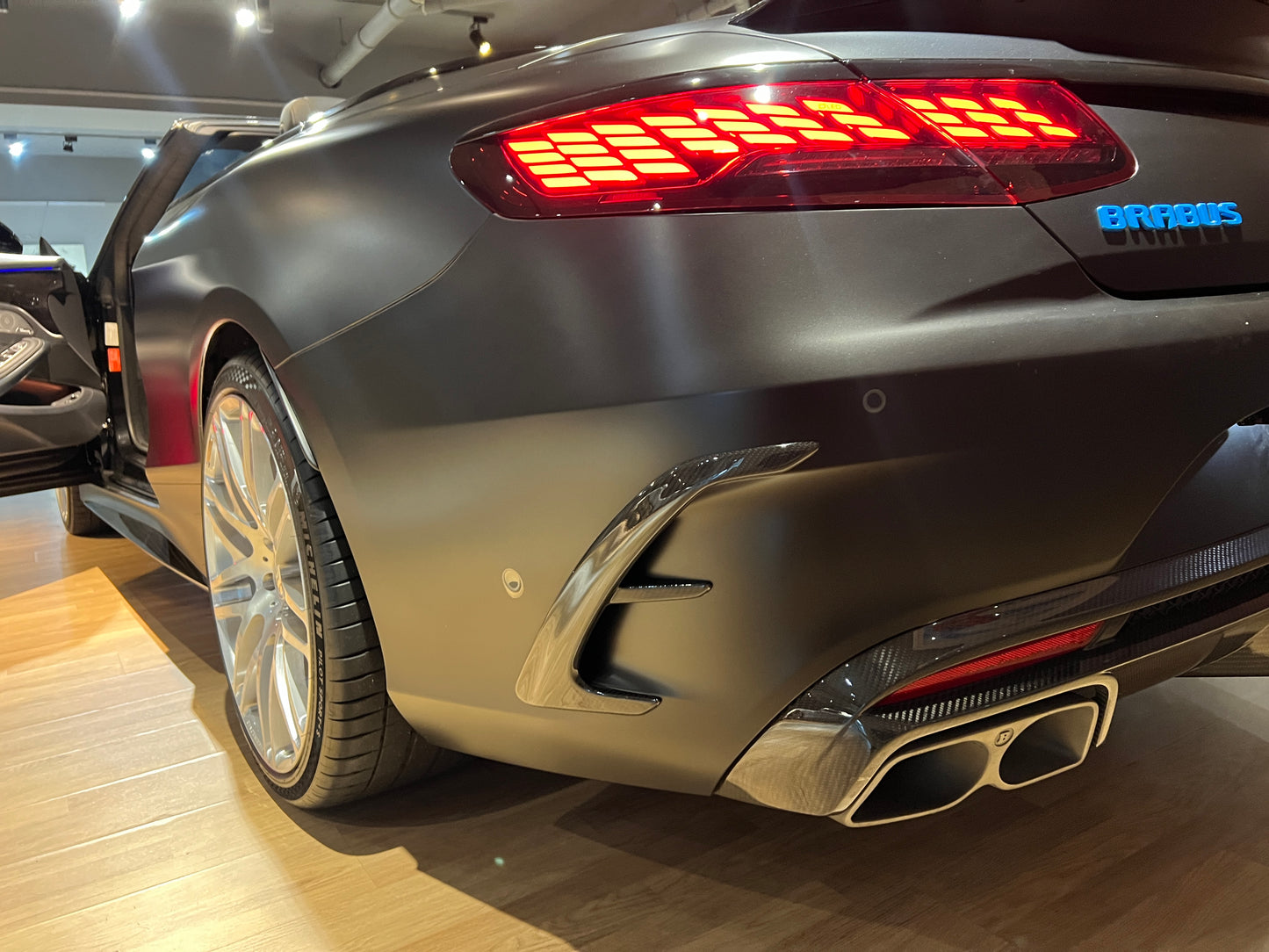 已售出2019 Mercedes-Benz S63 AMG Cabriolet