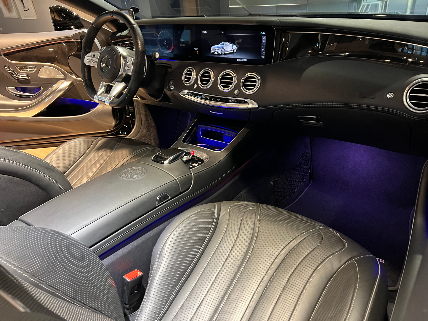 已售出2019 Mercedes-Benz S63 AMG Cabriolet