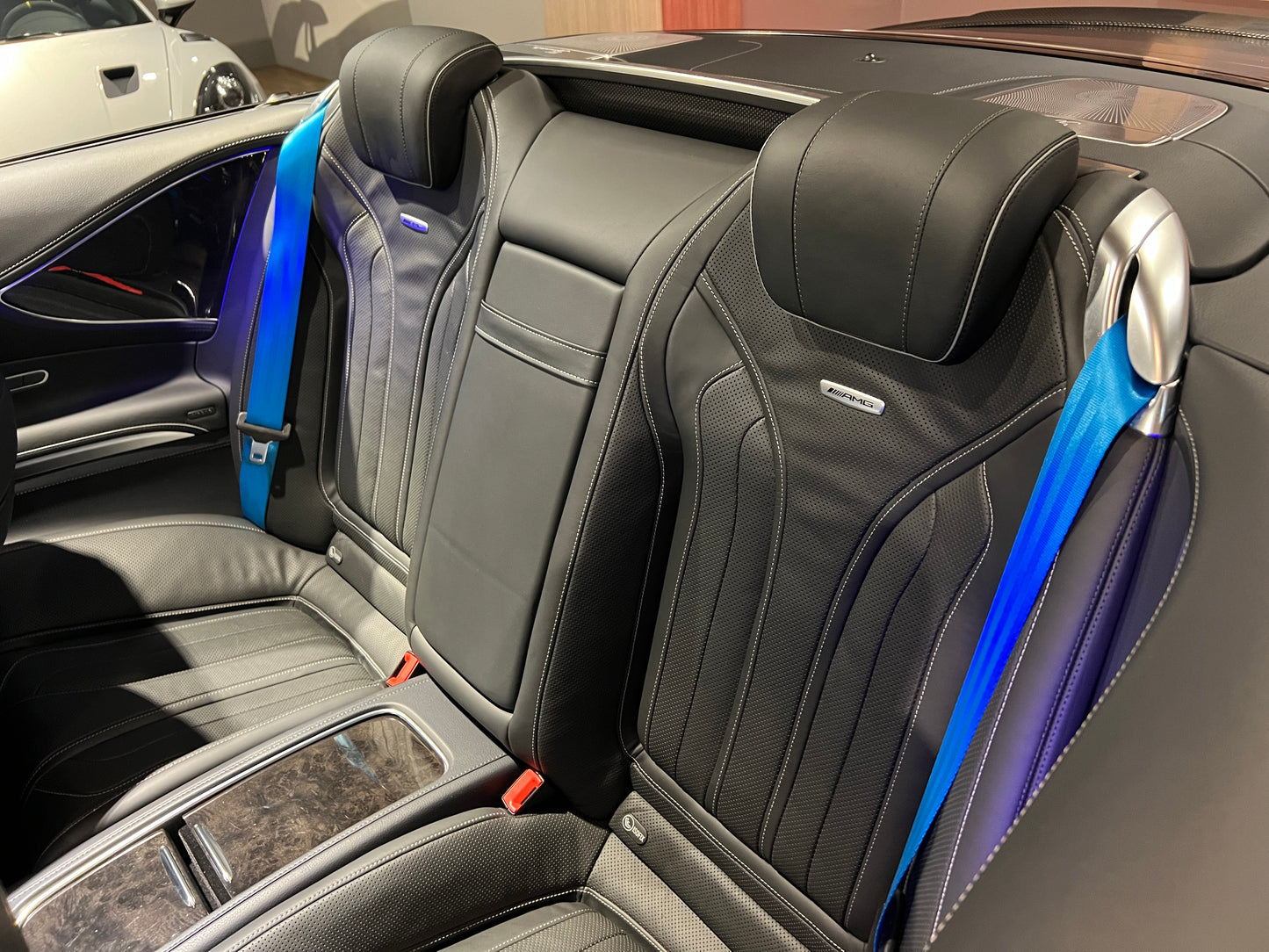 已售出2019 Mercedes-Benz S63 AMG Cabriolet