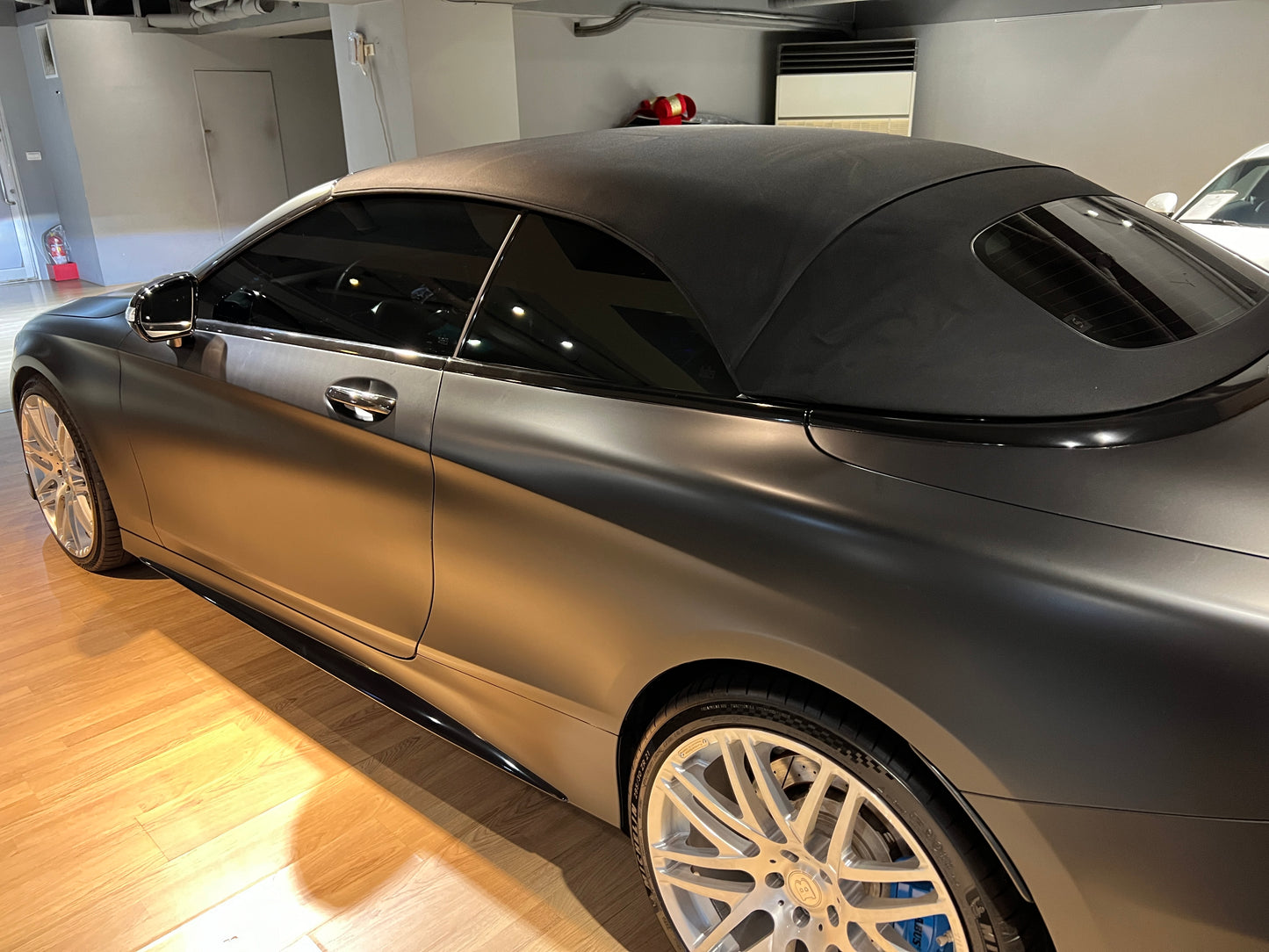 已售出2019 Mercedes-Benz S63 AMG Cabriolet