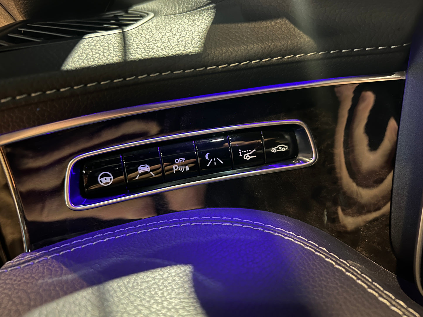 已售出2019 Mercedes-Benz S63 AMG Cabriolet