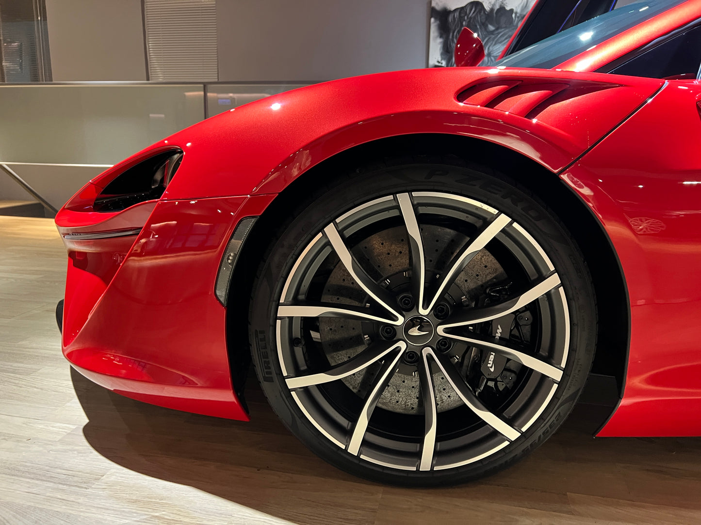已售出-McLaren Artura