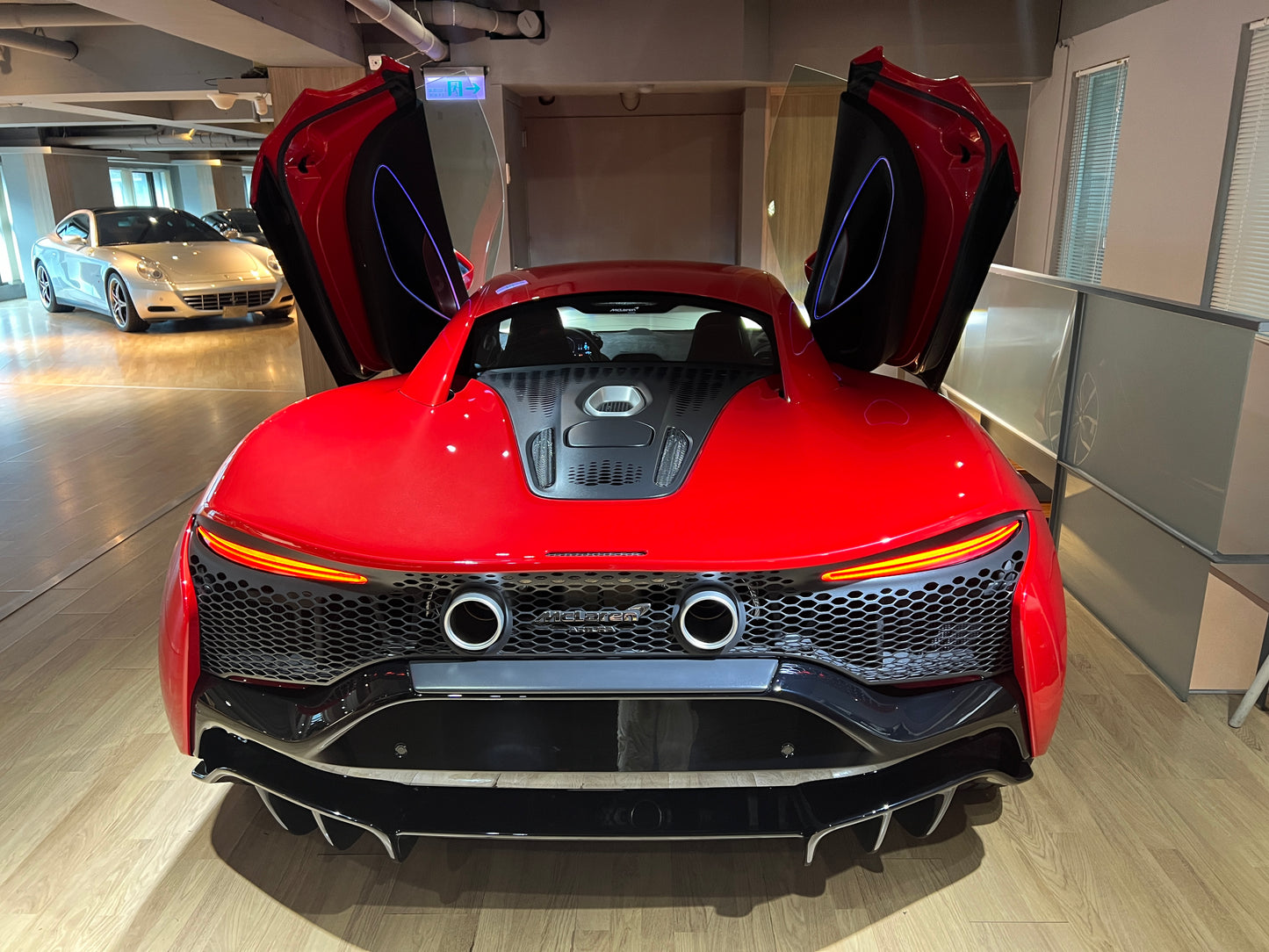 已售出-McLaren Artura