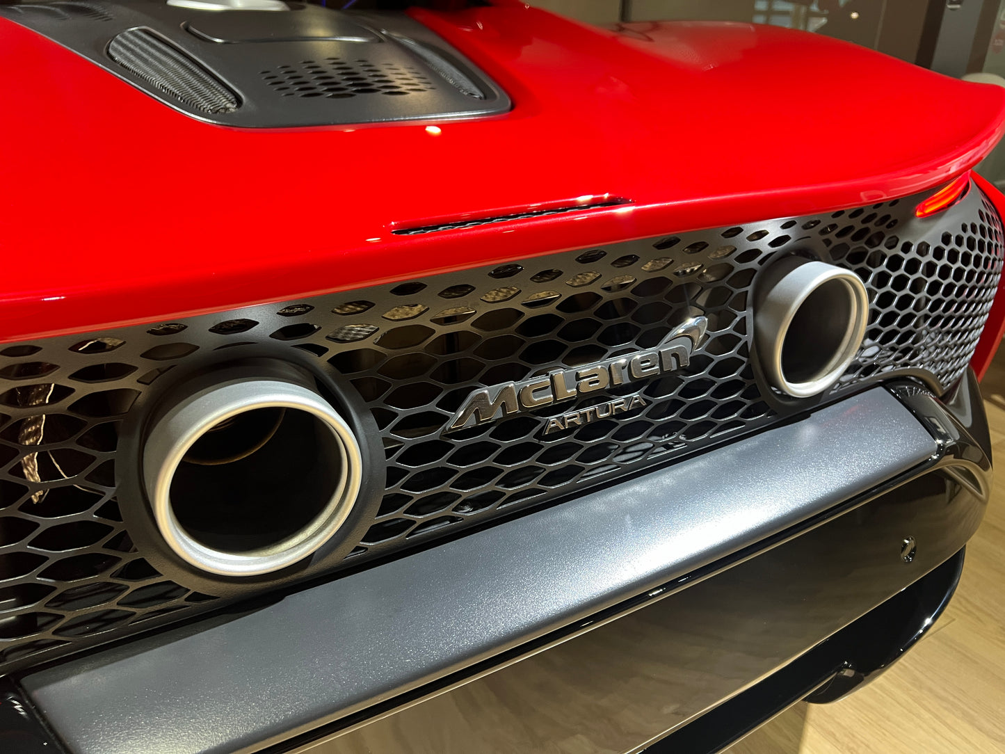 已售出-McLaren Artura