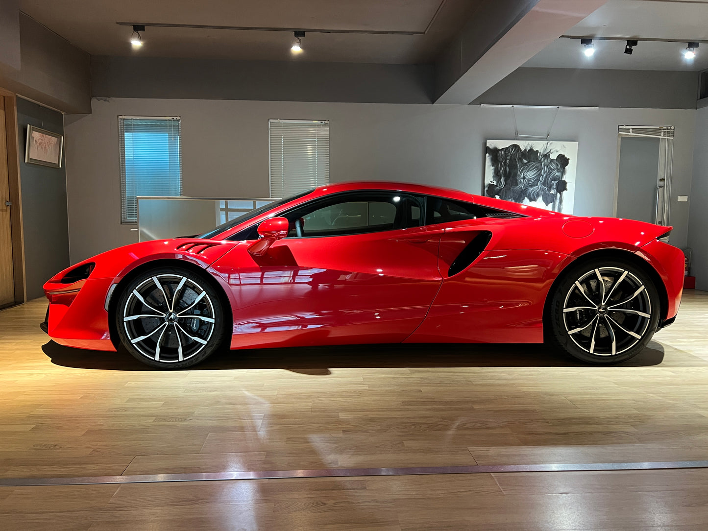 已售出-McLaren Artura