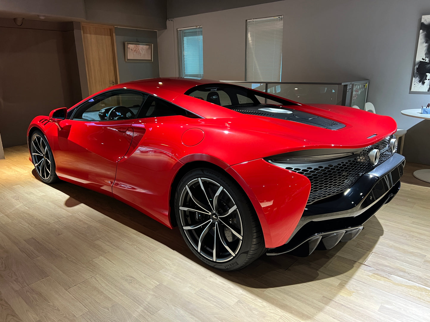 已售出-McLaren Artura